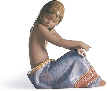 LLADRÓ Island Beauty Girl Figurine. Porcelain Girl Figure.