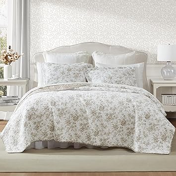Laura Ashley – Queen Quilt Set, Soft Bedding with Matching Shams, Medium Weight, Reversible Floral Room Decor, College Dorm Room Essentials (Walled Garden Brown)