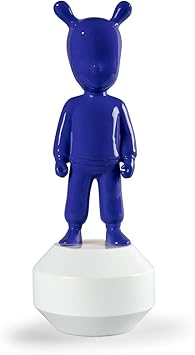 LLADRÓ Porcelain Figure The Indigo Blue Guest-Little. Decorative Figure The Guest in Glossy Blue Porcelain