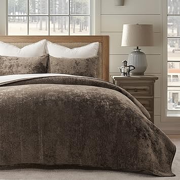 EverGrace Velvet Quilt Set King Size, Luxurious Soft Quilted Bedding Sets, Lightweight Velvet Comforter for All Season, Striped Channel Bedspread Coverlet with 2 Shams, Mushroom Brown