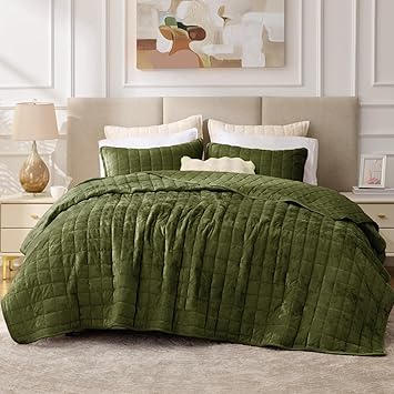 BEDELITE Velvet Quilt Set King Size - Luxury Velvet Comforter Bedding Set 3 Pieces, Lightweight Soft Cozy Olive Green Oversized Bedspread Coverlet for All Seasons with 2 Pillow Shams
