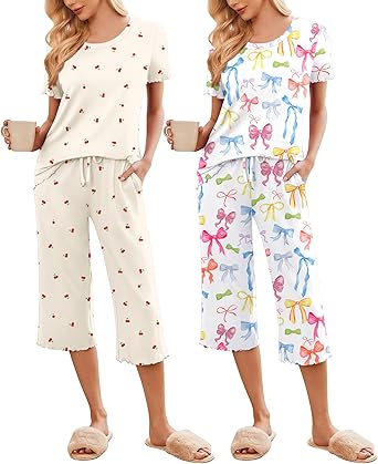 Ekouaer 2 Pack: Women's Pajamas Set Short Sleeve Sleepwear Capri Pants Pjs Soft Loungewear with Pockets